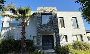 Casa en Venta, 5 Ambientes, en Barrio Haras de Santa Maria, Loma Verde, Escobar, GBA Norte