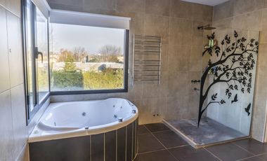 Casa en Venta, 5 Ambientes, en Barrio Haras de Santa Maria, Loma Verde, Escobar, GBA Norte