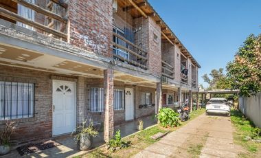 Casa Venta 6 dúplex multifamiliar renta o empresa de oficinas, oportunidad Permuta en la costa