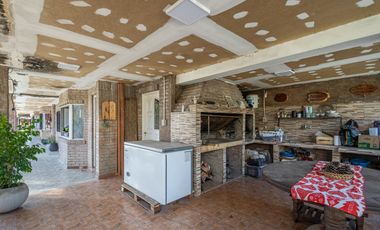 Casa Venta 6 dúplex multifamiliar renta o empresa de oficinas, oportunidad Permuta en la costa