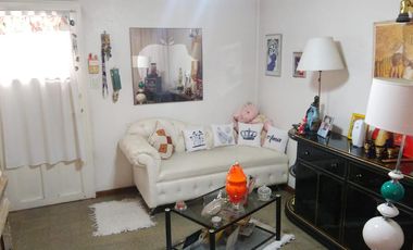 PH interno por pasillo de 2 ambientes  con patio. Muy buena ubicación. Lomas de Zamora E.