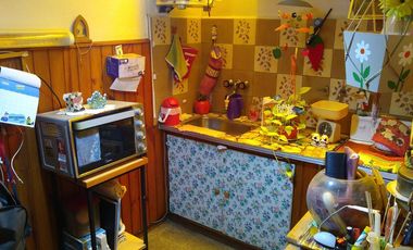 PH interno por pasillo de 2 ambientes  con patio. Muy buena ubicación. Lomas de Zamora E.