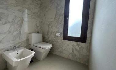 Venta - Casa en Abril Club De Campo - Berazategui