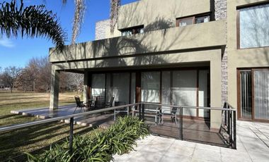 Venta - Casa en Abril Club De Campo - Berazategui