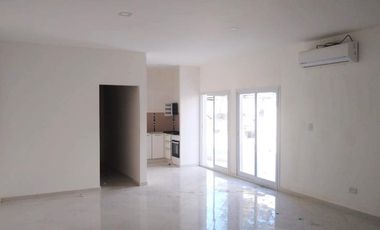 Excelente edificio de departamentos con piscina y SUM.