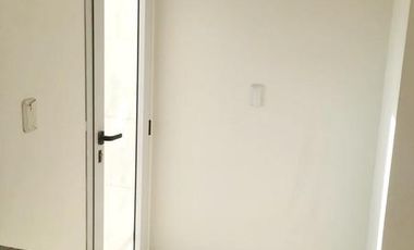 Excelente edificio de departamentos con piscina y SUM.