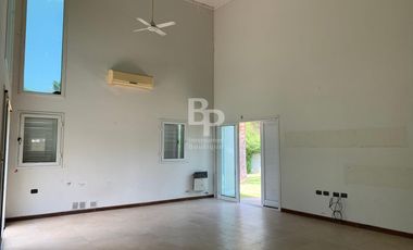 CASA en ALTOS DEL SAUCE - Irlanda & Pje Belgica
