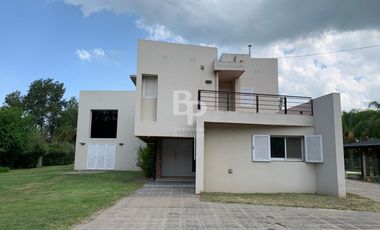 CASA en ALTOS DEL SAUCE - Irlanda & Pje Belgica
