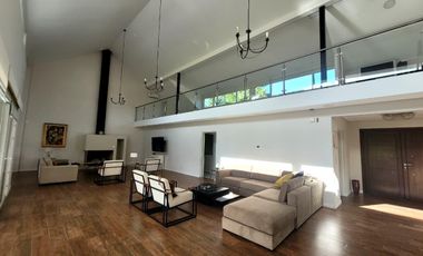 Casa en venta al gol en el country Olivos Golf