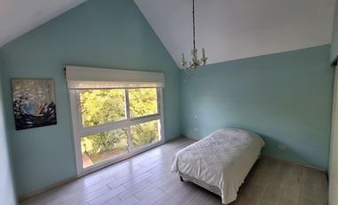 Casa en venta al gol en el country Olivos Golf