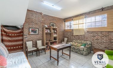Venta Casa en Campa centro ¡Oportunidad! 6 ambientes 2 dormitorios cochera ¡Apto Crédito!