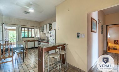 Venta Casa en Campa centro ¡Oportunidad! 6 ambientes 2 dormitorios cochera ¡Apto Crédito!