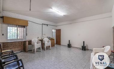 Venta Casa en Campa centro ¡Oportunidad! 6 ambientes 2 dormitorios cochera ¡Apto Crédito!