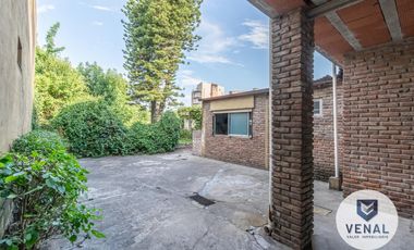 Venta Casa en Campa centro ¡Oportunidad! 6 ambientes 2 dormitorios cochera ¡Apto Crédito!