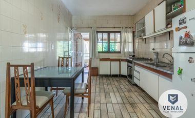 Venta Casa en Campa centro ¡Oportunidad! 6 ambientes 2 dormitorios cochera ¡Apto Crédito!