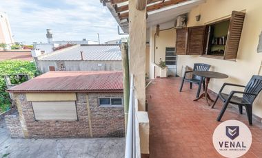 Venta Casa en Campa centro ¡Oportunidad! 6 ambientes 2 dormitorios cochera ¡Apto Crédito!