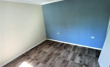 Venta Casa con local, tres dormitorios, parrilla. Molina 2400