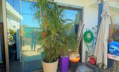 Venta Casa con local, tres dormitorios, parrilla. Molina 2400