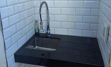 Venta Casa con local, tres dormitorios, parrilla. Molina 2400