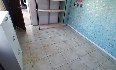 Venta Casa con local, tres dormitorios, parrilla. Molina 2400