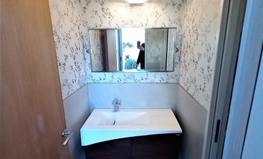 Venta Casa con local, tres dormitorios, parrilla. Molina 2400