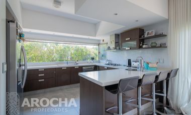 Venta casa Nuevo quilmes al canal  4 dormitorios