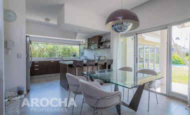 Venta casa Nuevo quilmes al canal  4 dormitorios