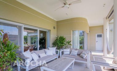 Venta casa Nuevo quilmes al canal  4 dormitorios