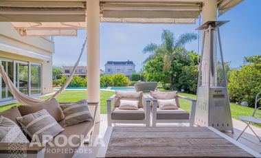 Venta casa Nuevo quilmes al canal  4 dormitorios