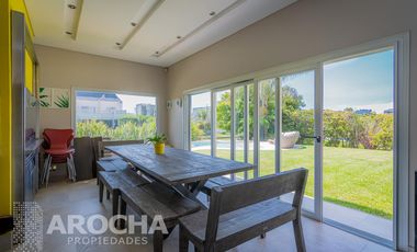 Venta casa Nuevo quilmes al canal  4 dormitorios