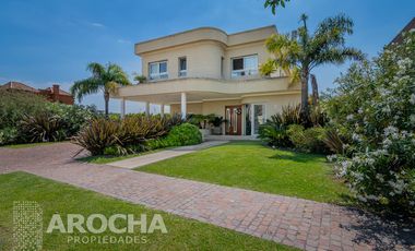 Venta casa Nuevo quilmes al canal  4 dormitorios