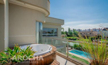 Venta casa Nuevo quilmes al canal  4 dormitorios