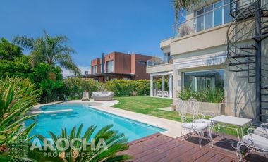 Venta casa Nuevo quilmes al canal  4 dormitorios