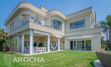 Venta casa Nuevo quilmes al canal  4 dormitorios