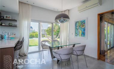 Venta casa Nuevo quilmes al canal  4 dormitorios