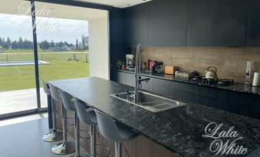Casa con pileta en venta - La Providencia Country Club, Canning, Ezeiza