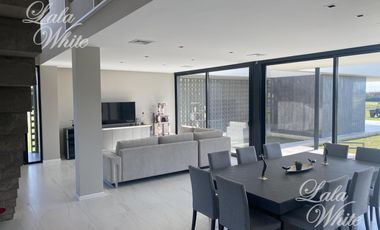 Casa con pileta en venta - La Providencia Country Club, Canning, Ezeiza