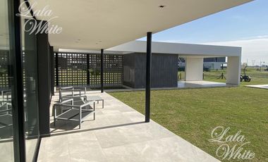 Casa con pileta en venta - La Providencia Country Club, Canning, Ezeiza