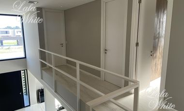 Casa con pileta en venta - La Providencia Country Club, Canning, Ezeiza