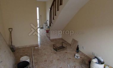 TRIPLEX EN VENTA DE 4 AMBIENTES EN SAN BERNARDO CON COCHERA OPORTUNIDAD