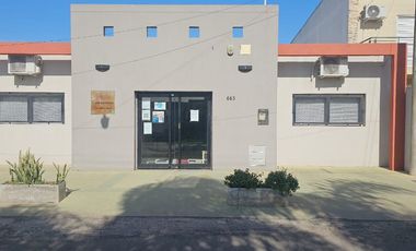 Alquiler de 8 Consultorios, patios internos, recepción, A ESTRENAR!!!!!