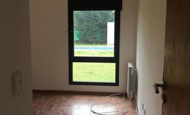 Impecable departamento en Planta baja con parrilla propia y piscina en Complejo Las Cavas