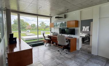 Venta. Casa moderna. 4 dormitorios - Kentucky, Funes