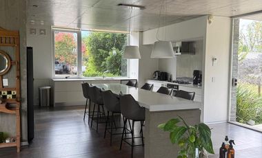 Venta. Casa moderna. 4 dormitorios - Kentucky, Funes