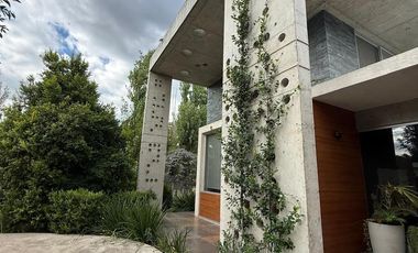 Venta. Casa moderna. 4 dormitorios - Kentucky, Funes