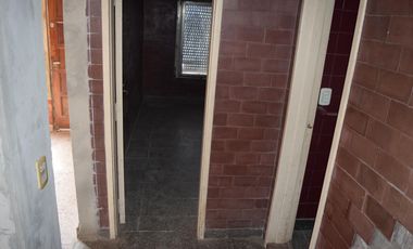 Casa venta Garin 3amb, fondo, jardín, terraza loza, 1 cuadra estación, zona oportunidad!