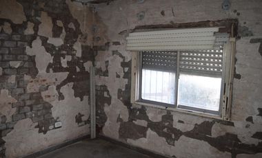 Casa venta Garin 3amb, fondo, jardín, terraza loza, 1 cuadra estación, zona oportunidad!