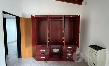 En alquiler casa 2 dormitorios y amplio patio - Cipolletti