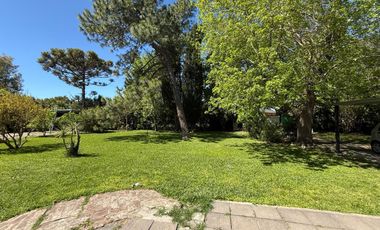 VENTA CASA 3 DORMI CON AMPLIO PARQUE EN CALLE 475 y 139 JOAQUIN GORINA