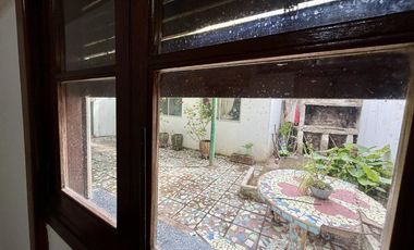 Casa tipo Ph en Venta de 4 ambientes. Con patio, lavadero y cochera. Centro Zárate